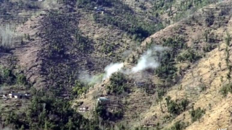 बाज नहीं आ रहा पाकिस्तान, LoC पर फिर किया सीजफायर का उल्लंघन, भारत-पाक DGMO वार्ता आज