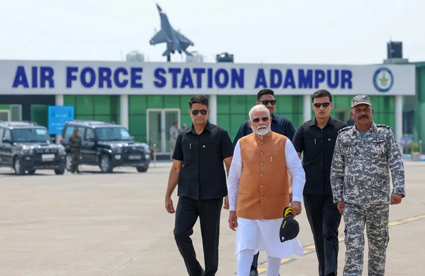 IANS मैटराइज सर्वे: ‘ऑपरेशन सिंदूर’ ने बढ़ाई PM मोदी की धाक, पाक को सबक सिखाने में सबसे सक्षम नेता