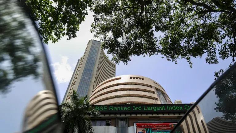 Stock Market Today: शेयर बाजार में तेजी बरकरार, सेंसेक्स 200 अंक उछला, सेंसेक्स25,600 के पार