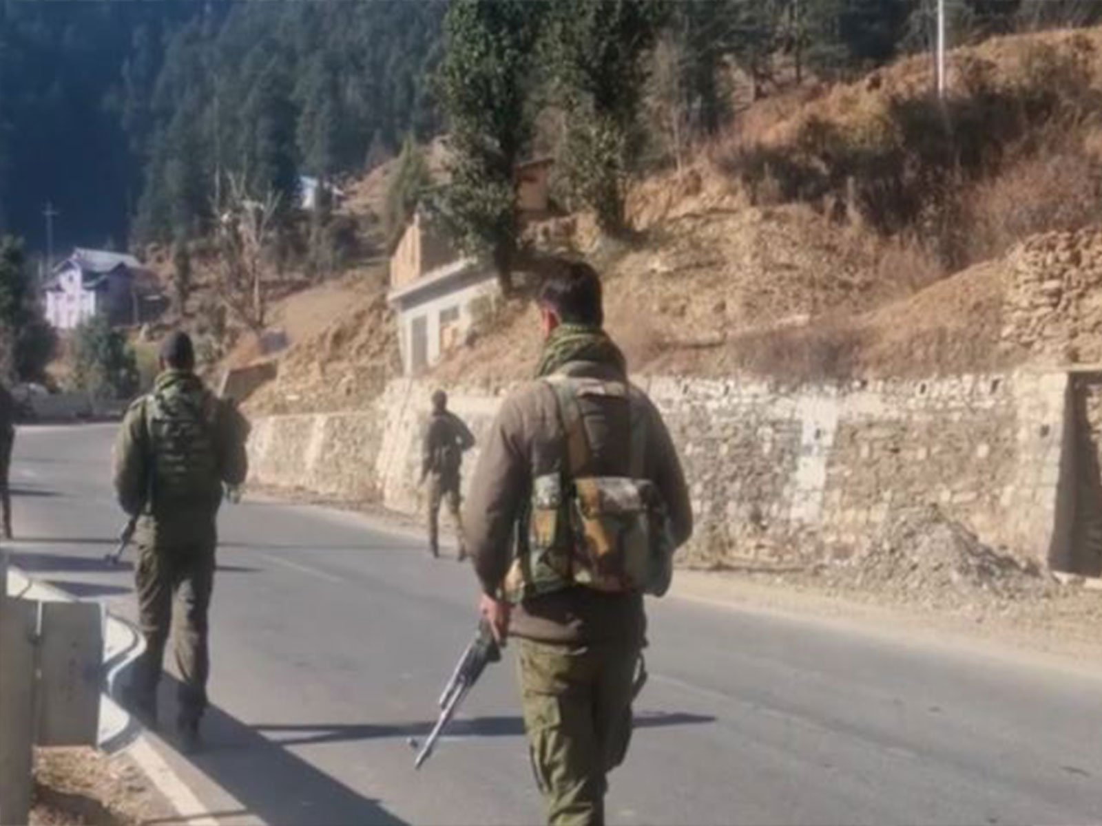 j&k-army-vehicle-accident-img