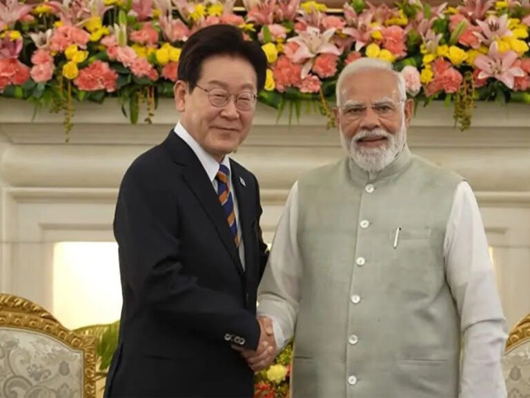 Prime Minister Narendra Modi with South Korean President Lee Jae-myung