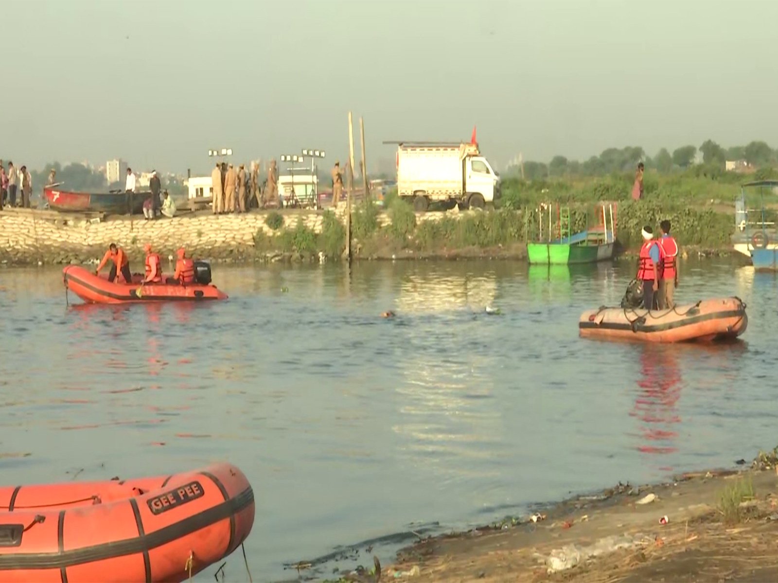 Rescue operations underway after tragic boat capsize in Mathura