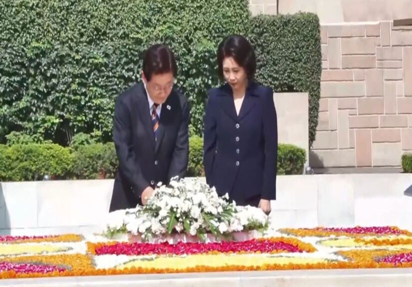South Korean President Lee Jae-myung and First Lady Kim Hea-kyung pay tribute to Mahatma Gandhi at Rajghat