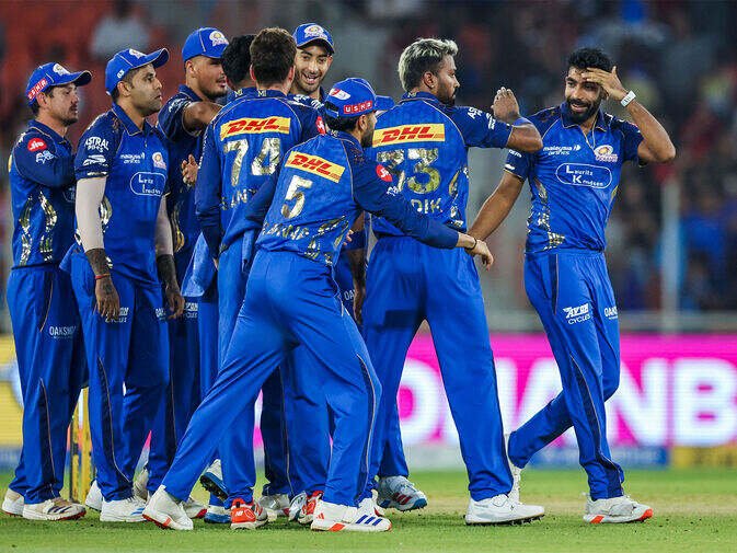 Mumbai Indians black armbands IPL 2026