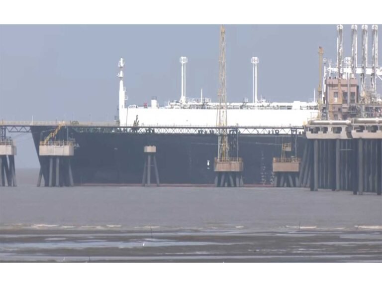 LNG Carrier Disha Arrives at Dahej Port After Safe Strait of Hormuz Transit with 62,370 MT LNG Cargo LNG Carrier Disha