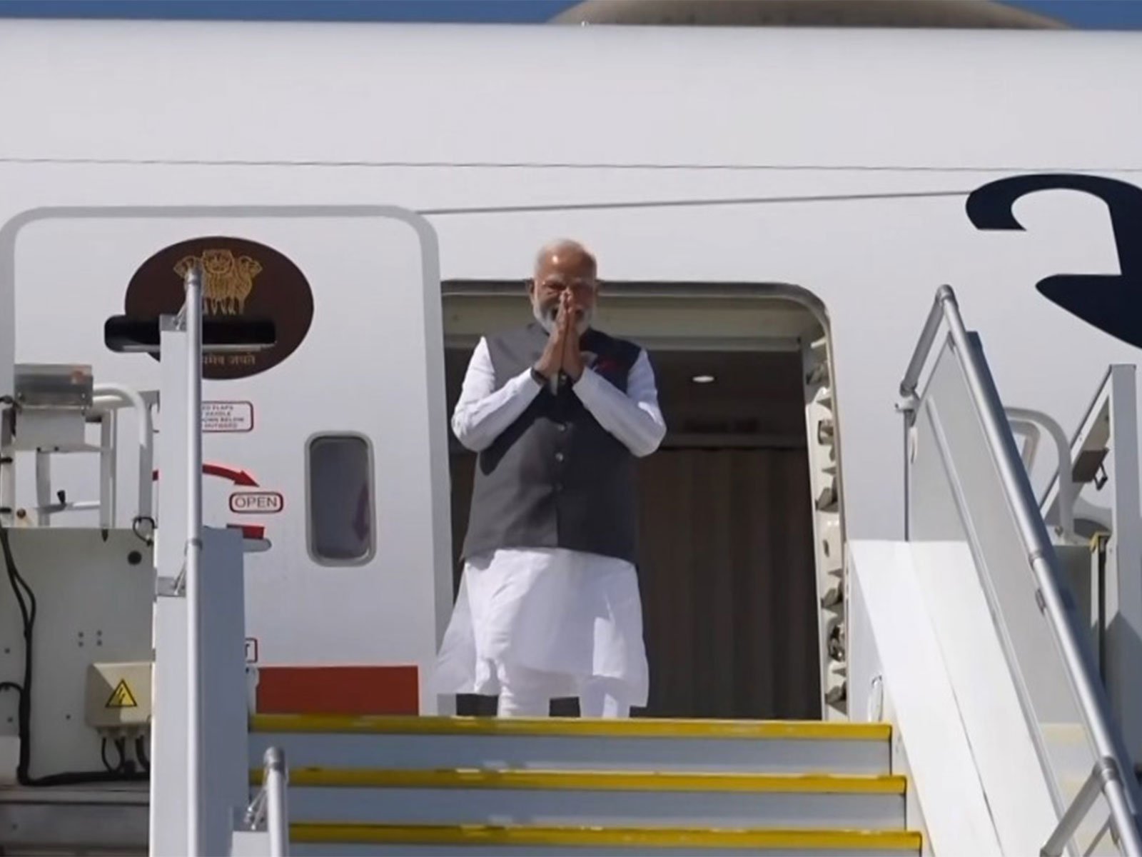 PM Modi G7 Summit: Prime Minister Narendra Modi Arrives in Geneva En Route to G7 Summit in France, Strengthens Global Diplomacy PM Modi G7 Summit