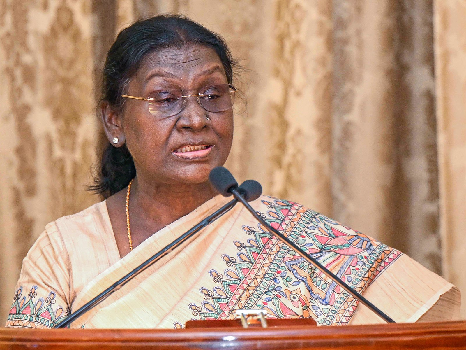 President Droupadi Murmu Birthday: PM Modi Extends Warm Wishes, Praises Her Commitment to Public Service President Droupadi Murmu birthday