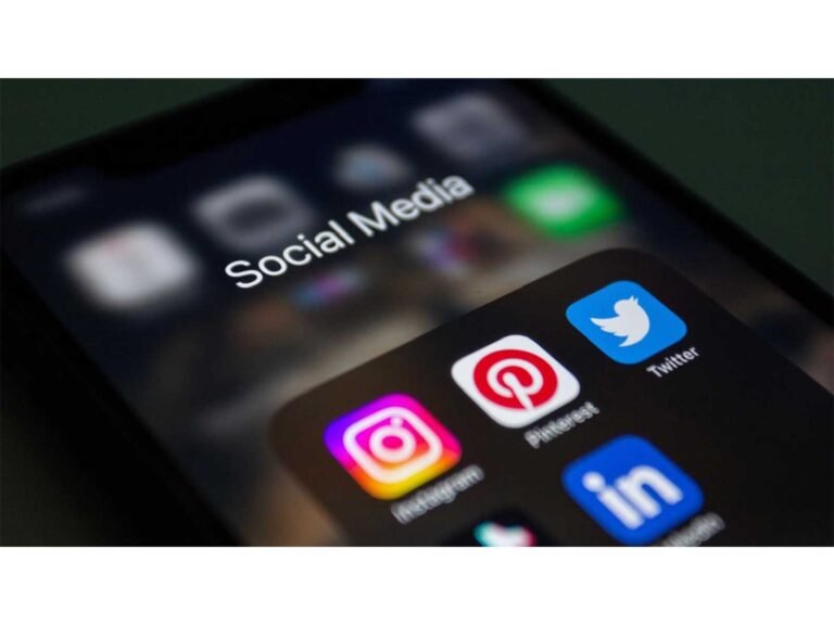 social media platform down